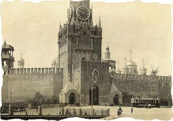 Современные Кремлевские куранты на Спасской башне Кремля. Фото 1900-1905 годов.