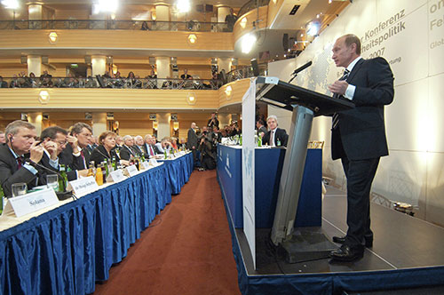 Президент России Владимир Путин во время выступления на 43-й Мюнхенской конференции по вопросам политики безопасности